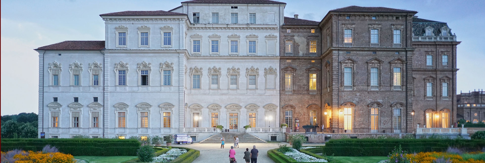 La Reggia dal Giardini a Fiori di sera - Foto Michele D'Ottavio