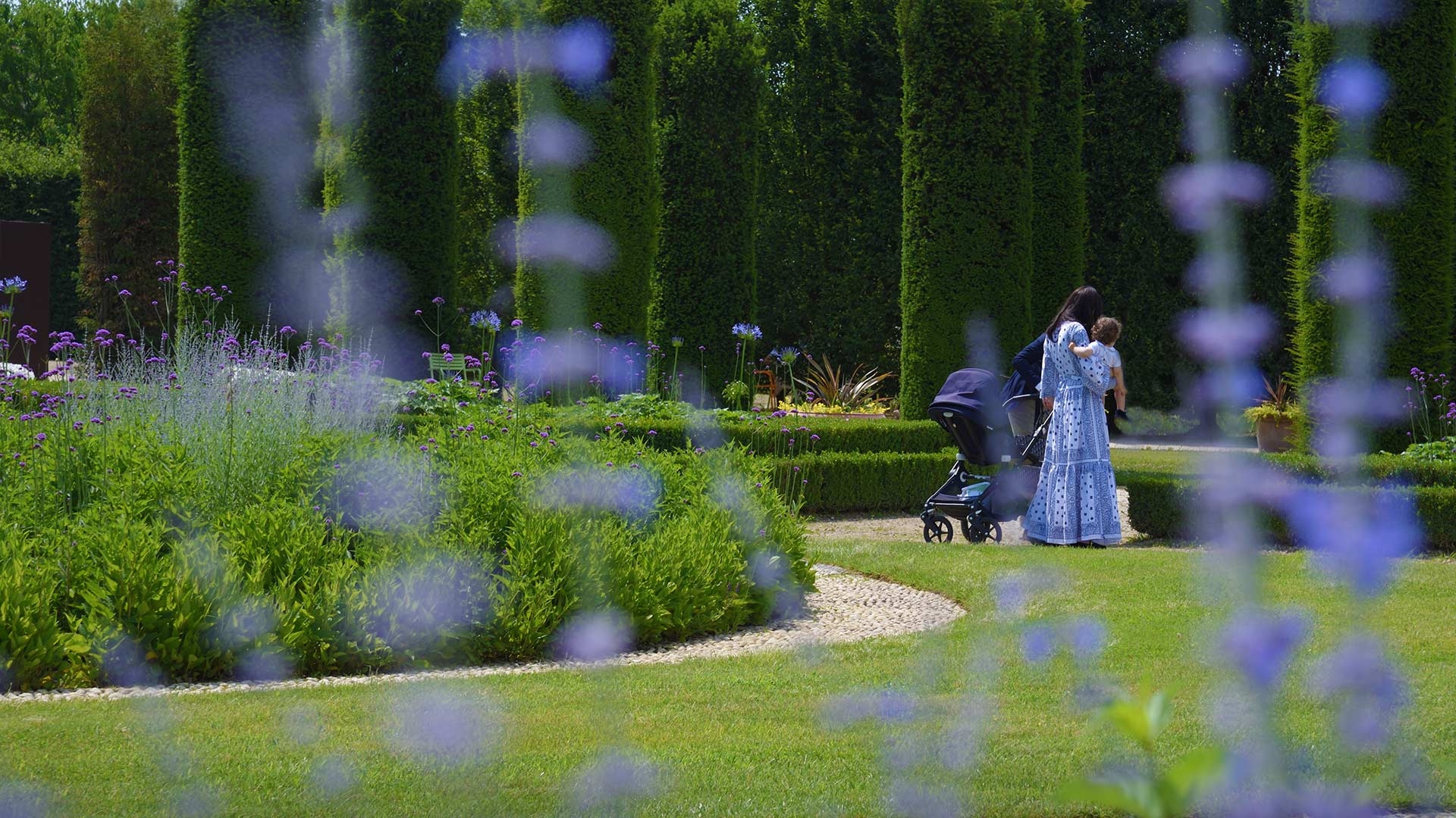 Mamma e bambino nei Giardini della Reggia di Venaria - Foto di Catherine De Mitri