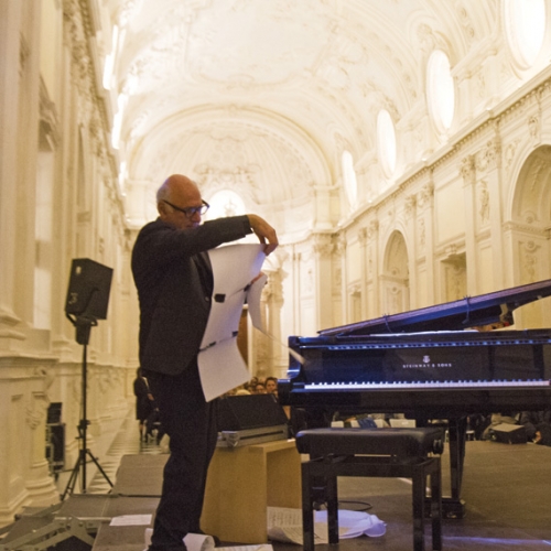 Michael Nyman in un concerto per pianoforte nella Galleria Grande