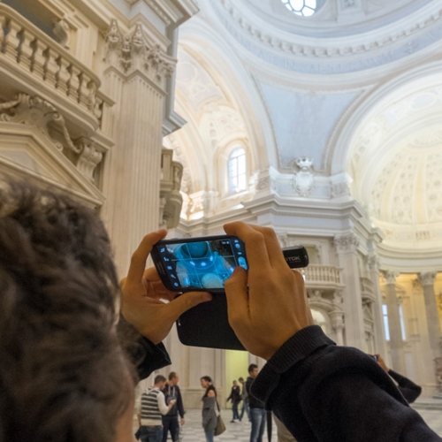 Ragazzi delle scuole durante il progetto Comunicare il Patrimonio culturale - Foto di Pino dell'Aquila