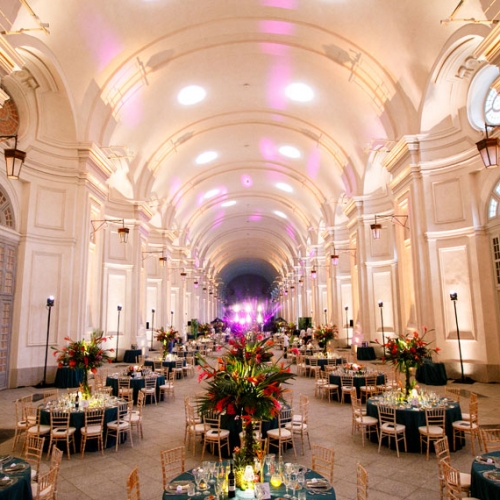 Orangerie mit Tischen für eine Hochzeit eingerichtet. @paolosoave