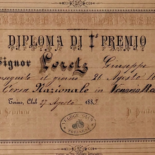 Diploma di Premio a Giuseppe Loretz, conseguito il 26 agosto 1883 per la Corsa Nazionale in Venaria Reale, organizzata dal Veloce-Club Torinese.  