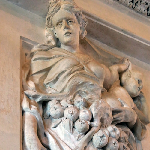 Bernardino Quadri e maestranze luganesi, particolare con una ninfa. Sala di Diana