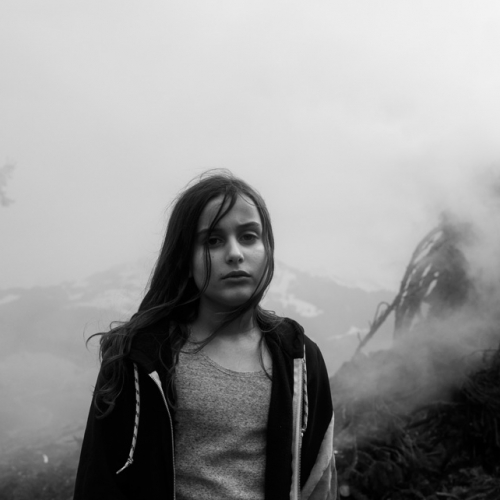 Family quarantining in the mountains during the Covid-19 pandemic. Luna, 10. Switzerland, 2020. ©Paolo Pellegrin/Magnum Photos