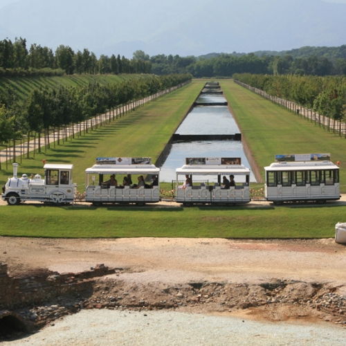 Il trenino dei Giardini nell'Allea Centrale