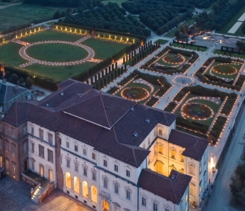 Veduta aerea dei Giardini illuminati da candele - Foto Michele D'Ottavio