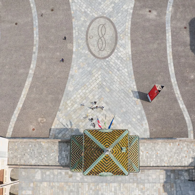 Il tetto della Torre dell’Orologio e nodo Savoia