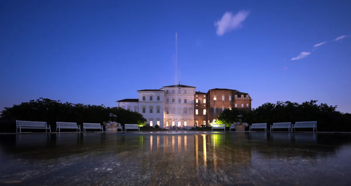Giardini della Reggia di Venaria di sera