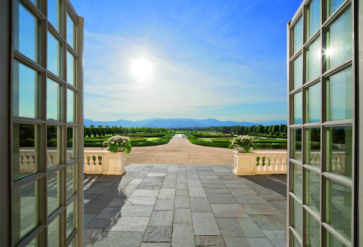 Veduta dei giardini della Reggia dalla Sala di Diana