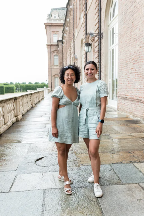 Irnara (39 anni) e Kassiyet (35 anni). Da Astana in Kazakistan