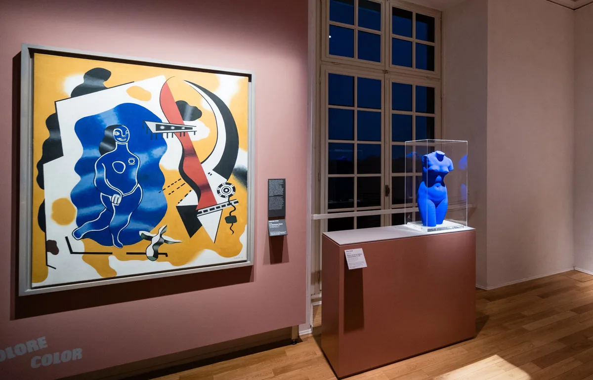 Una sala della mostra con l'opera di Fernand Léger La Danseuse bleue. 1930 olio su tela