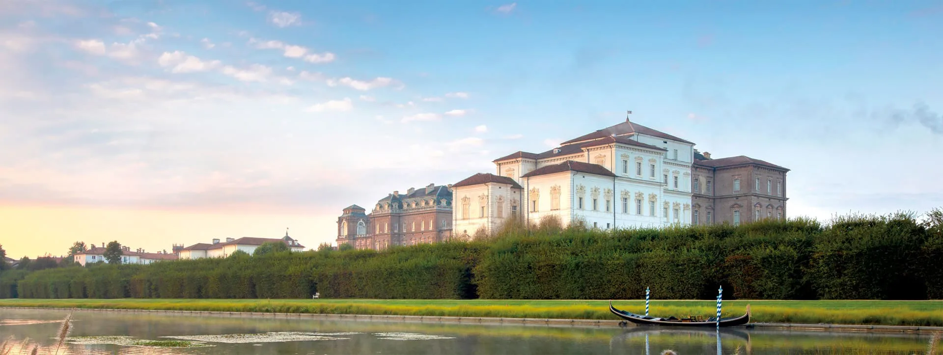 La Reggia di Venaria vista dalla Peschiera