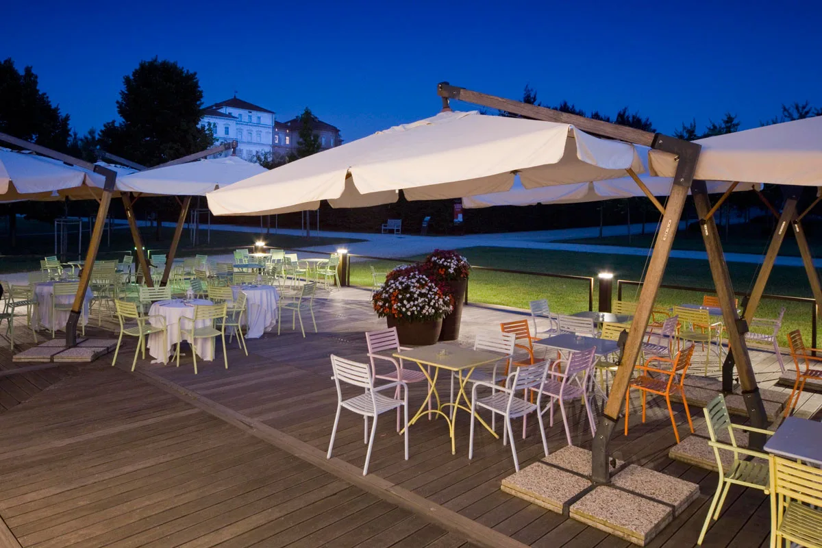 Il Patio dei Giardini di sera