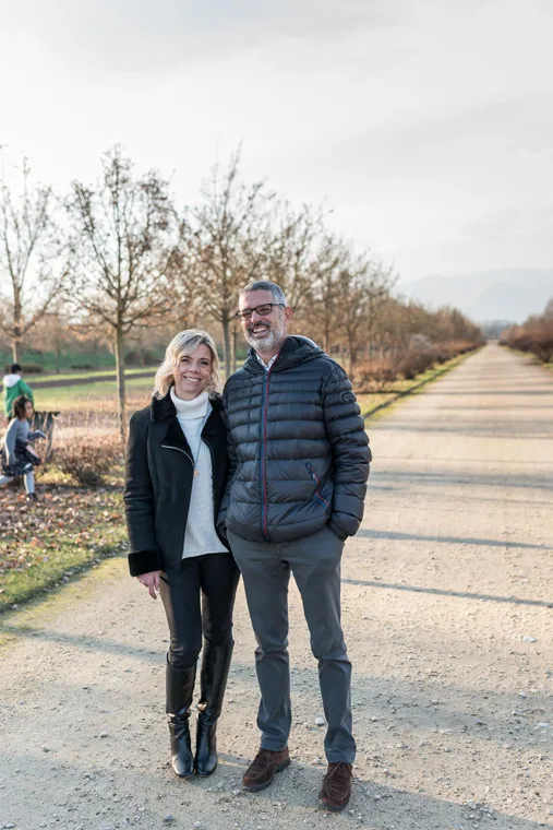 Sandra (51 anni) e Paolo (57 anni). Da Lugano