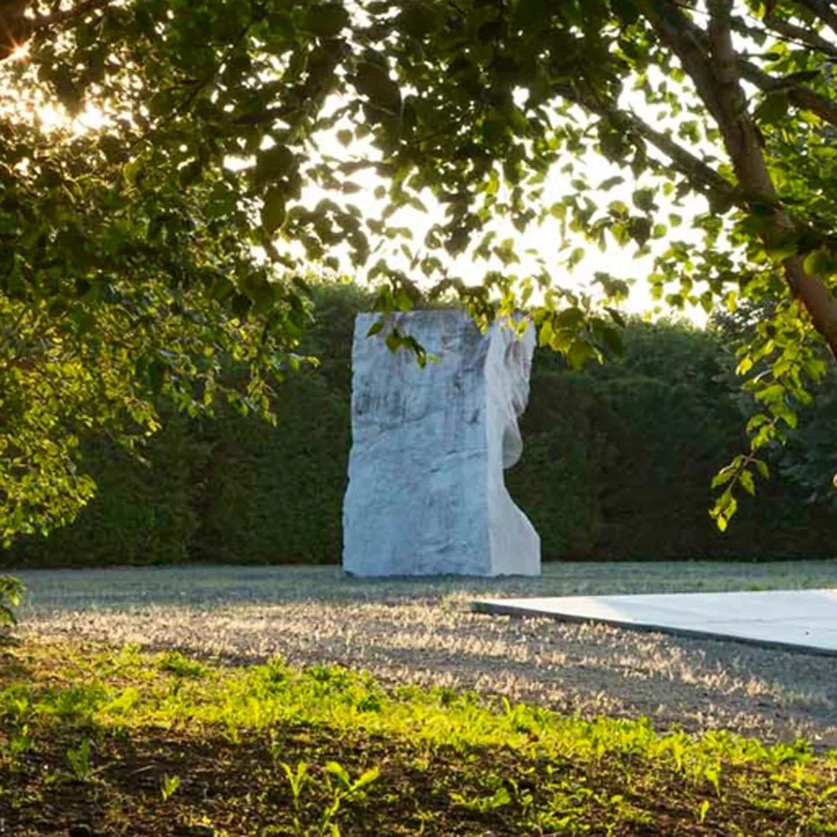 Anatomia, opera di Giuseppe Penone nel Giardino delle Sculture Fluide